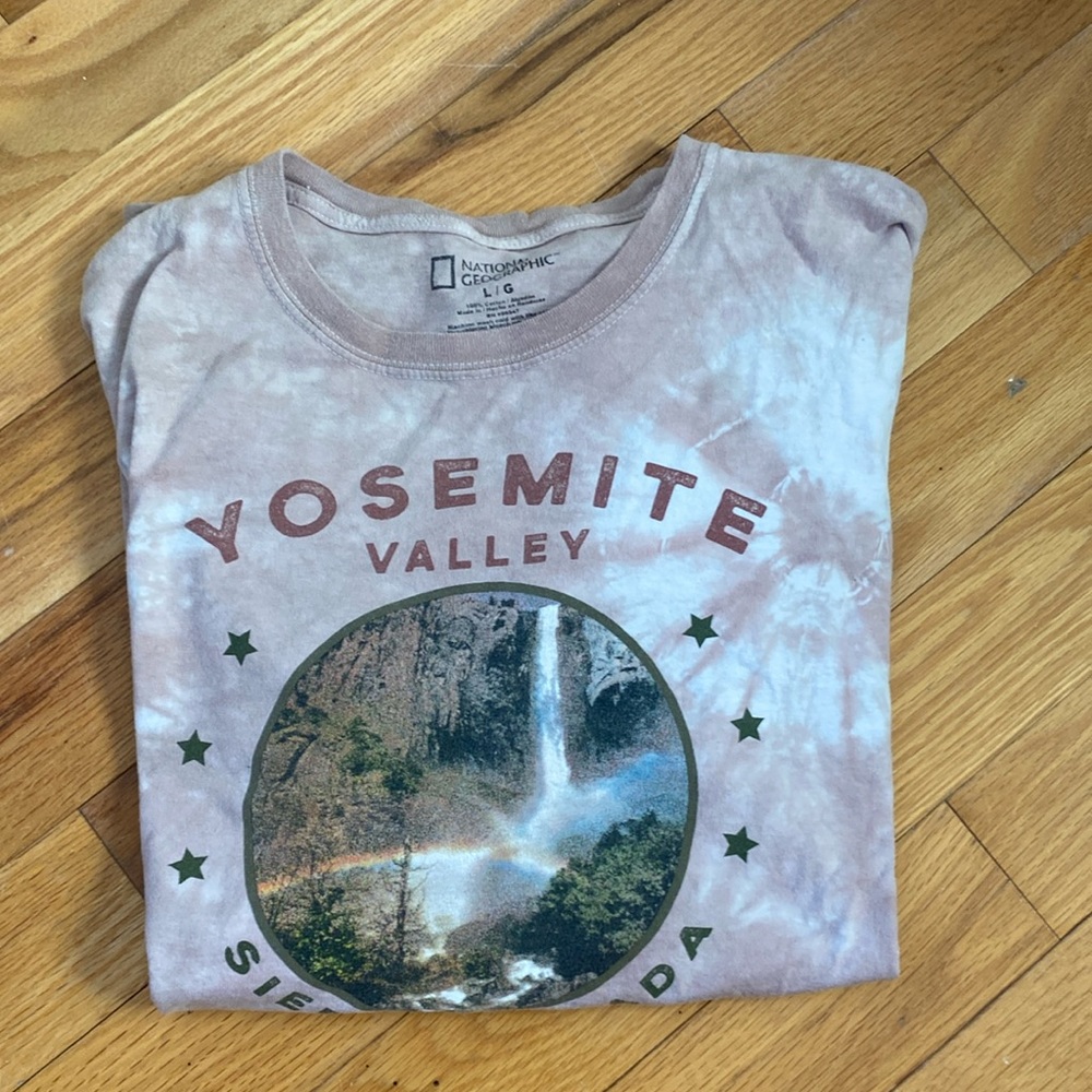 National Geographic tee. Size large. Brown color. Yosemite on front